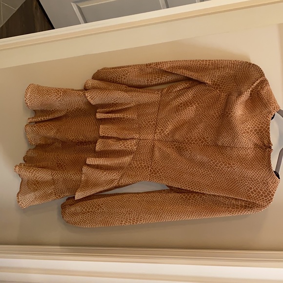 Light caramel printed dress - Picture 2 of 3